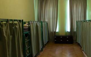 Хостел  Old Flat Санкт-Петербург Номер 6: место в 10-местном номере-1