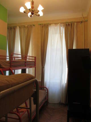 Хостел  Old Flat Санкт-Петербург 5-местный эконом-4